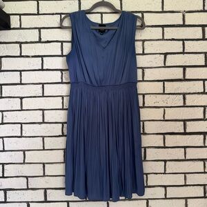Vera Wang Elegant Blue Sleeveless Dress